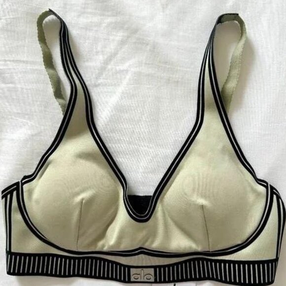 Alo Yoga Ivy Airlift Line Up Bra Size Small, Green, NWOT - Picture 4 of 7